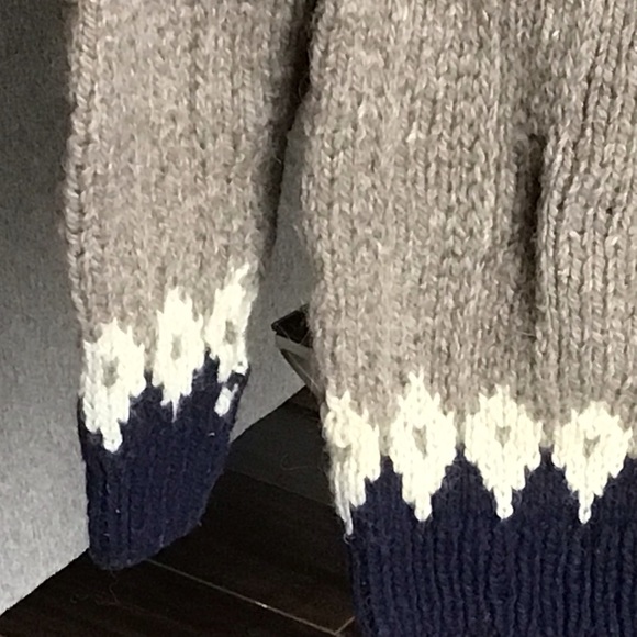 Men’s Heavy Knit Icelandic Pullover Sweater - Picture 5 of 6